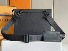 Picture of Louis Vuitton Mens Bags _SKUfw115952269fw